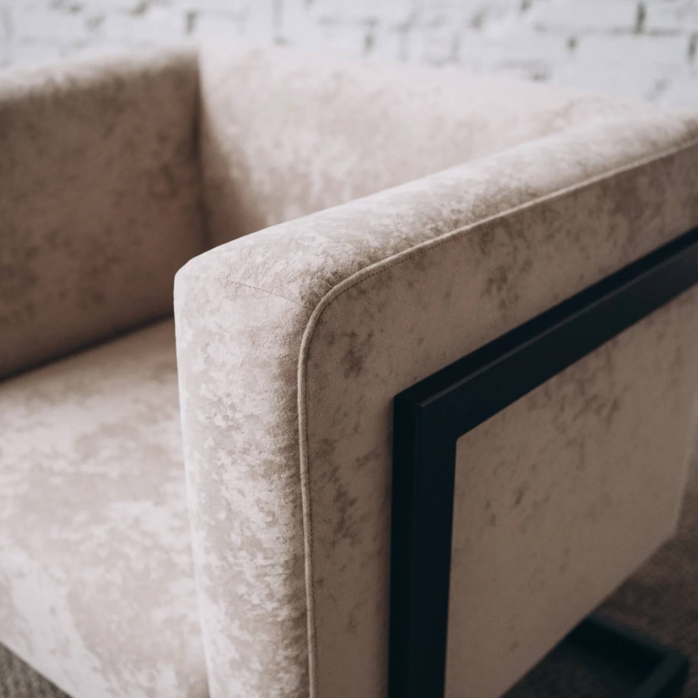 Кресло Harold Armchair